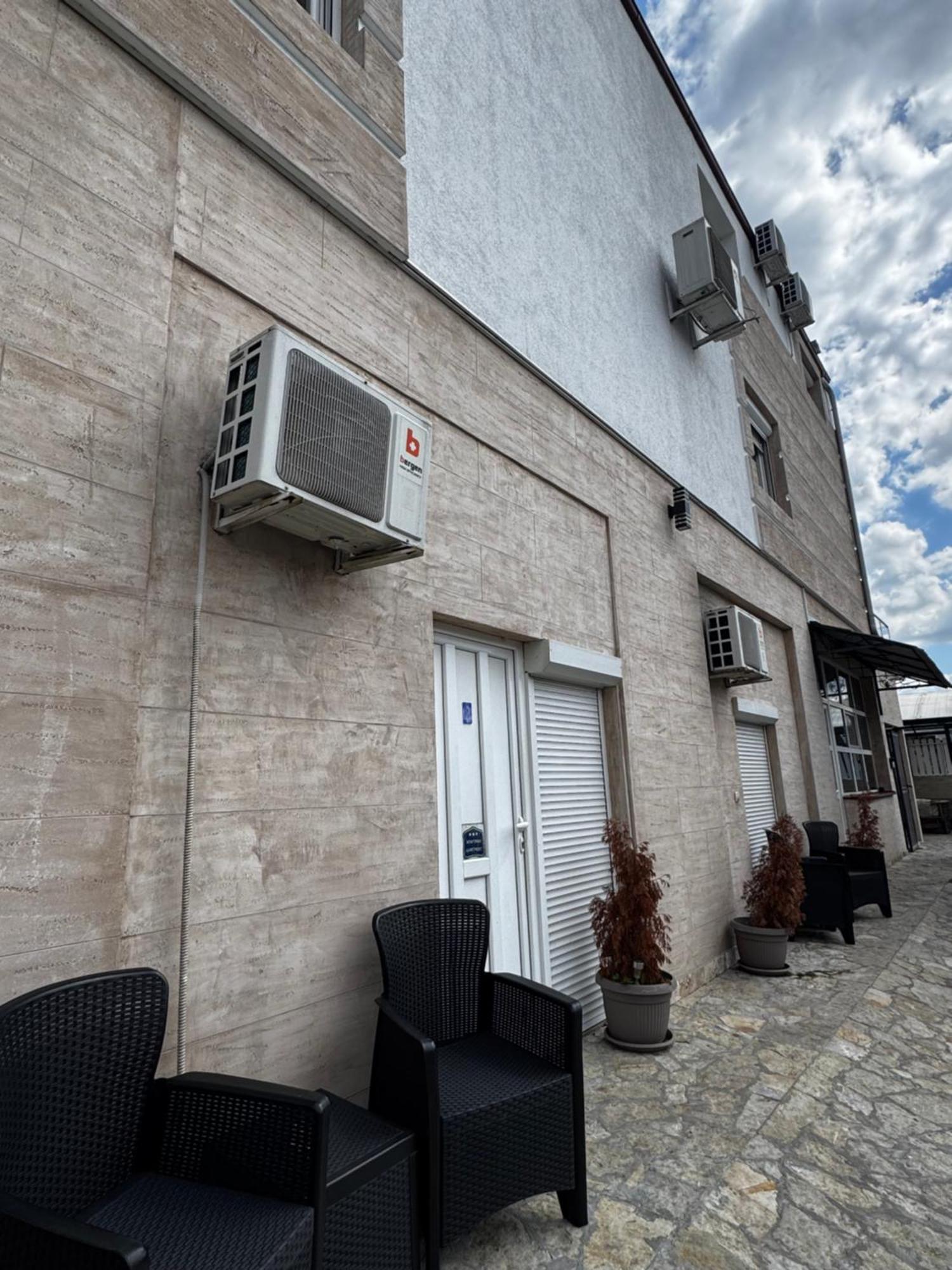 Apartments Vila Brzi & Beka Šabac Buitenkant foto